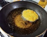 A picture of step 5 of Aloo Puri.