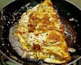 ম্যাগি চীজ অমলেট (maggi cheese omelette recipe in Bengali) রেসিপির ধাপ 5 ছবি