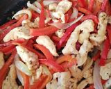 Foto del paso 2 de la receta: Pechugas con Pimiento