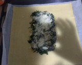 Foto del paso 4 de la receta: Hojaldre de espinacas y queso