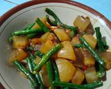 Foto langkah ke 4 dari resep Oseng Kikil Kacang Panjang Saori.