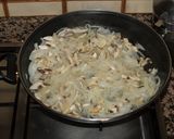 Foto del paso 1 de la receta: Hígado encebollado con champiñones