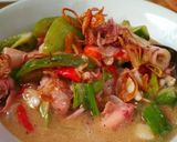 Foto langkah ke 7 dari resep Cumi asin kuah santan.