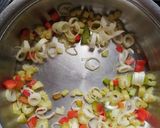 Foto del paso 4 de la receta: Fideos en salsa roja casera con pollo y verduras