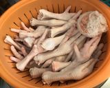 Hình bước làm 1 của món Chân gà hầm ớt xiêm xanh