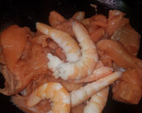 Foto del paso 7 de la receta: Guiso de Salmón y langostinos