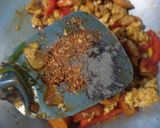 Foto langkah ke 3 dari resep Orak arik Telur sosis.