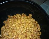 A picture of step 3 of Fried macaroni.