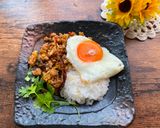 A picture of step 4 of Thai Gaprao Rice (Readymade sauce).