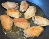 Hình bước làm 2 của món Cánh Gà Chiên Sả