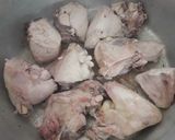Foto del paso 1 de la receta: Arroz amarillo con estofado de pollo