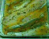 Foto del paso 1 de la receta: Pescado marinado al horno y ensalada fresca