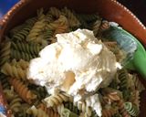 Foto del paso 3 de la receta: Ensalada rápida de pasta y atún
