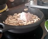 Foto del paso 7 de la receta: Galette con pollo, champiñones y espinacas