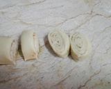 A picture of step 10 of Spicy garlic swirls bread.