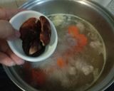 รูปขั้นตอนการทำที่ 3 ของ แกงจืดกวางตุ้งหมูสับ