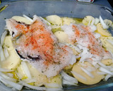 Foto del paso 3 de la receta: Merluza al horno con patatas