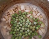 A picture of step 6 of My Clay pot pies ☺.