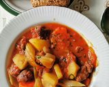 Hình bước làm 4 của món Bò hầm rau củ ăn kèm bánh mì