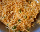 A picture of step 4 of Hot oil Maggi.