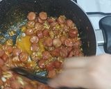 A picture of step 5 of Tum yum Sausages rice.