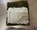 A picture of step 7 of Japanese Egg Flower Sushi.