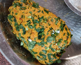 લીલુ લસણ અને મેથીની ભાજી ના ઢેબરા (Lilu Lasan Methi Bhaji Dhebra Recipe In Gujarati) રેસીપી સ્ટેપ2ફોટો