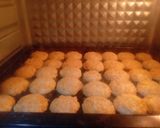 Foto langkah ke 6 dari resep Cornflakes cookies.