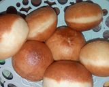 A picture of step 6 of Pillow Doughnuts.