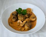 Foto del paso 4 de la receta: Döneralbóndigas en salsa Strogonoff
