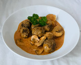 Foto del paso 4 de la receta: Döneralbóndigas en salsa Strogonoff