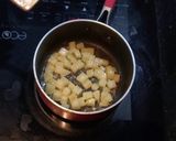 Hình bước làm 2 của món Corned Beef Hash kiểu Việt Nam (bò xào khoai trứng)