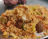 एग अँड फलाफल फ्राईड राईस (Egg and Falafel Fried Rice recipe in marathi) रेसिपी स्टेप 3 फोटो 