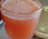 صورة لخطوة 1 من وصفة عصير كوكتيل بالفراولة 🍓🍊🍹