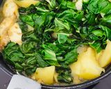 Foto del paso 6 de la receta: Rosada con papas y acelgas