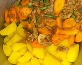 A picture of step 6 of Goulash potato.