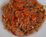 Foto langkah ke 5 dari resep Mie Telur Goreng.