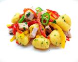 Foto del passaggio 3 della ricetta Gnocchi con filetto di tonno e mini peperoni