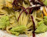 Foto del passaggio 5 della ricetta Spaghetti in padella 50 crema di cavoletti di Bruxelles cozze e radicchio rosso