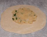 A picture of step 5 of Potato Paratha.