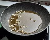 Foto del paso 2 de la receta: Empanado de cerdo macerado en soja, con guarnición de cardo