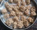 A picture of step 2 of Sesame ladoos.