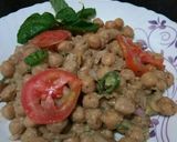 A picture of step 1 of Chana chat.