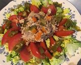 Une image de l'étape 4 de Salade de sucrine tomates maquereau carotte et piment vert.