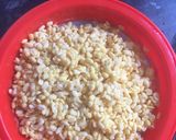 A picture of step 2 of Moong dal namkeen.