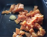 Foto del paso 1 de la receta: Pollo con jamón y chorizo