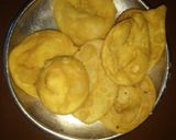 A picture of step 4 of Spiral puri.