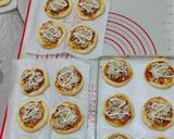 Foto langkah ke 2 dari resep Pizza mini empuk & lembut.