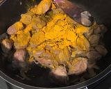 Une image de l'étape 5 de Sot l’y laisse aux girolles,oignon de roscoff et crème de curcuma.