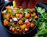 A picture of step 3 of Maggi Masala Chole Chaat.